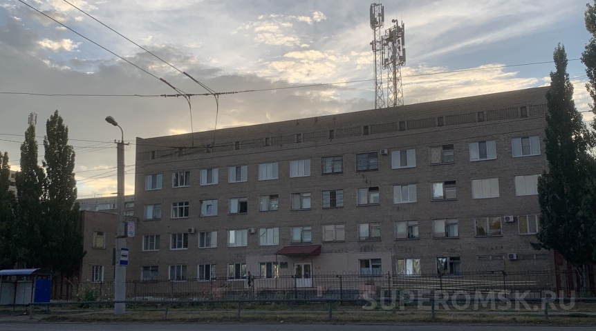 Власть Коллективу «коронавирусной» больницы в Омске представили нового главврача
