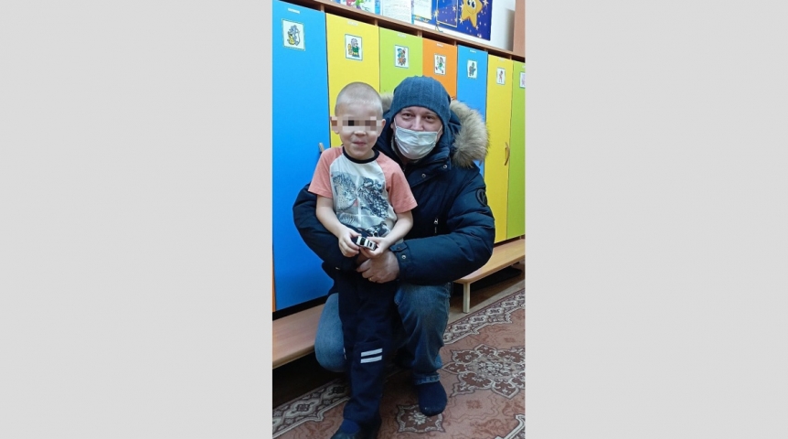 Сын омского депутата Ложкина ходит в обычный детский сад