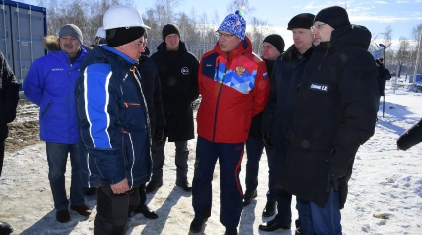 Власть Губернатор Бурков побывал на стройплощадках двух ГРС в Омской области