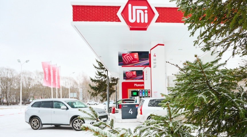 В лаборатории СибАДИ провели испытания топлива UNI Premium от компании «Юнигаз»