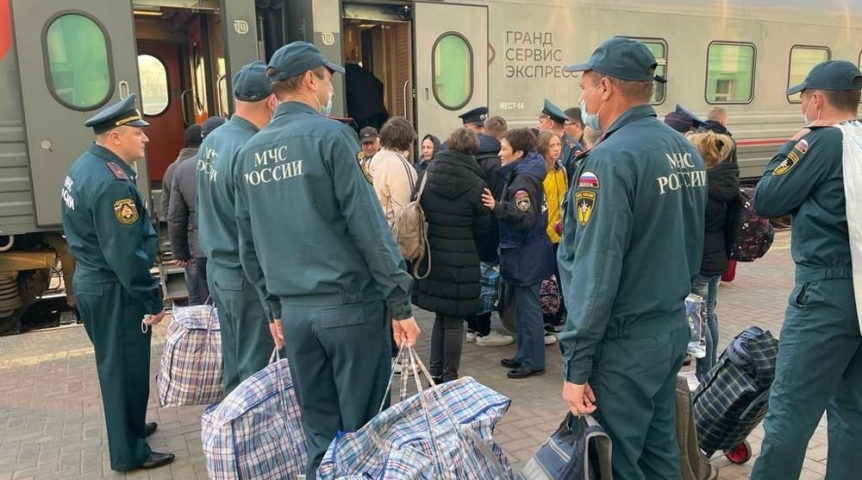 Общество В Омской области прибывшим из Донбасса помогают в получении гражданства