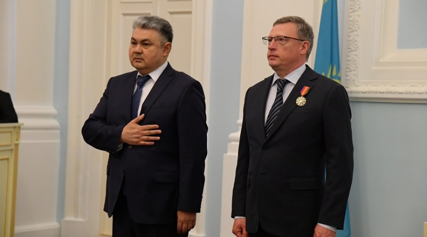 Омскому губернатору Буркову вручили государственную награду Республики Казахстан Омскому губернатору Буркову вручили государственную награду Республики Казахстан