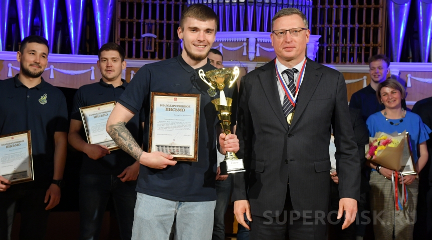 Губернатор Александр Бурков поздравил омских чемпионов Губернатор Александр Бурков поздравил омских чемпионов