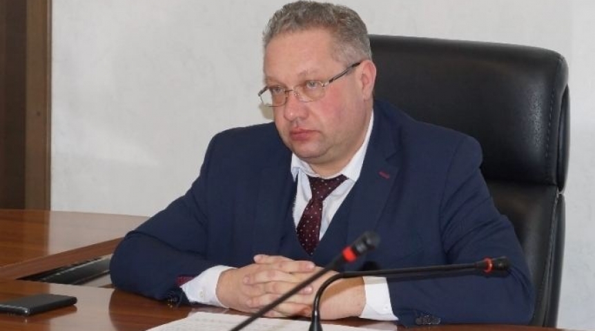 Обвиненного во взяточничестве экс-замглавы омского Минстроя отпустили домой Обвиненного во взяточничестве экс-замглавы омского Минстроя отпустили домой