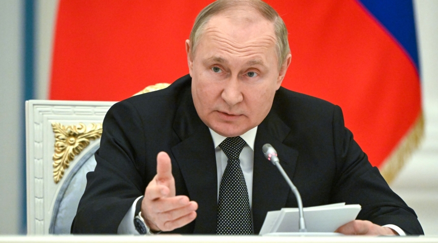 Путин выступил с предложением снизить ставку по льготной ипотеке на 2 % Путин выступил с предложением снизить ставку по льготной ипотеке на 2 %
