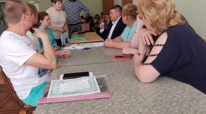 В Омске «Единая Россия» окажет содействие в медпомощи беженцам из Донбасса В Омске «Единая Россия» окажет содействие в медпомощи беженцам из Донбасса