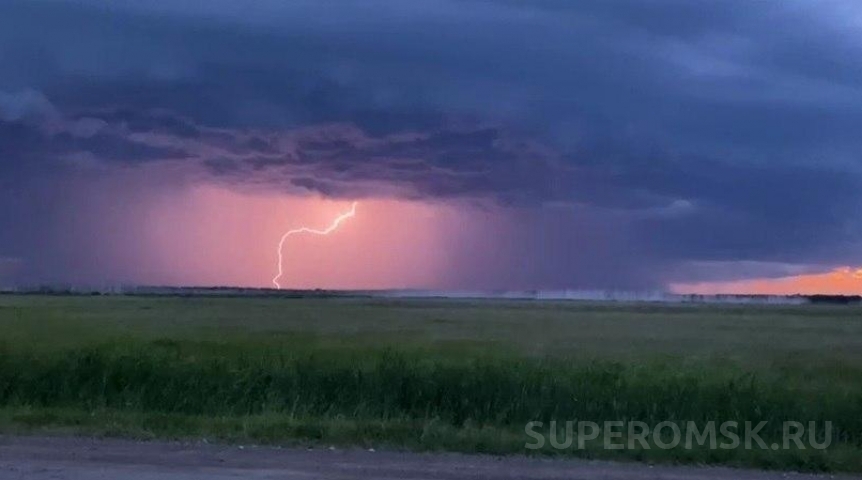 Общество На Омск передали мощные грозы и другие природные сюрпризы