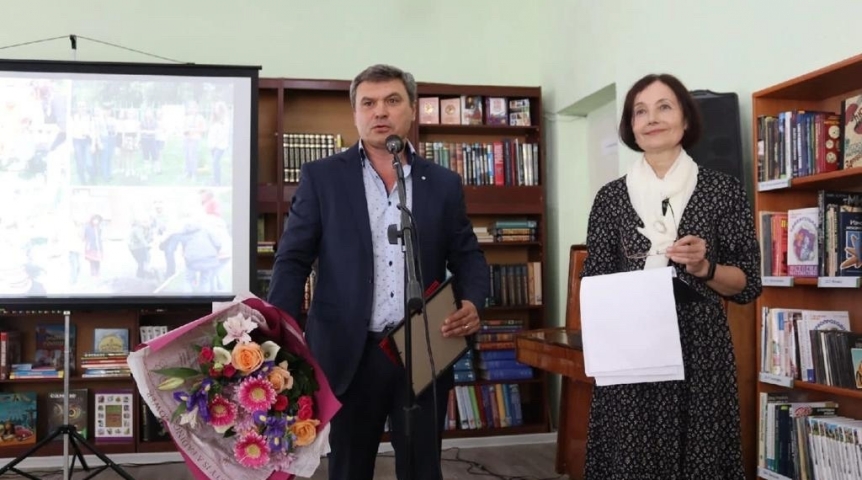 Общество Юрий Козловский поздравил сотрудников Библиотеки им. Р. Рождественского с 75-летием учреждения