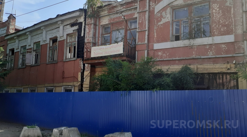 Омские власти после пожара накажут арендовавшего здание-памятник коммерсанта Омские власти после пожара накажут арендовавшего здание-памятник коммерсанта