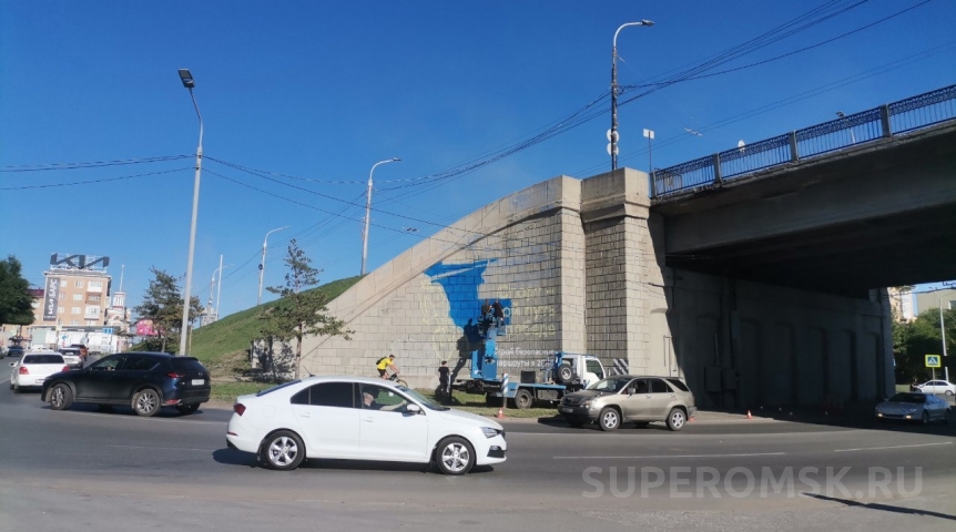 Ленинградский мост в Омске решили раскрасить перед ремонтом Ленинградский мост в Омске решили раскрасить перед ремонтом