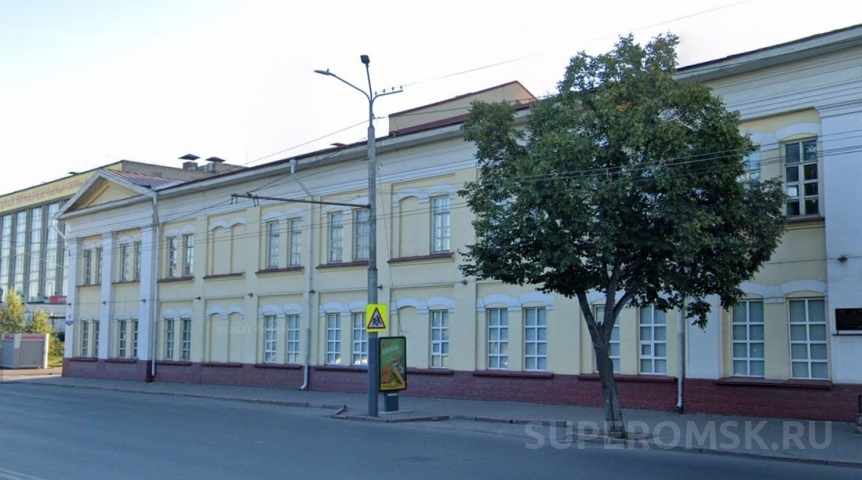 Общество В мэрии объяснили причину сноса липы-сироты в центре Омска