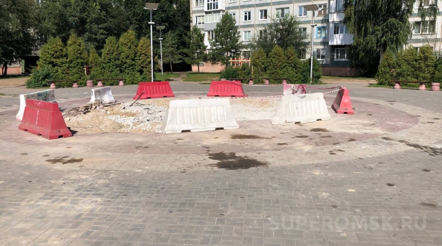 В Омске на Аллее Глебова посадят новогоднее дерево