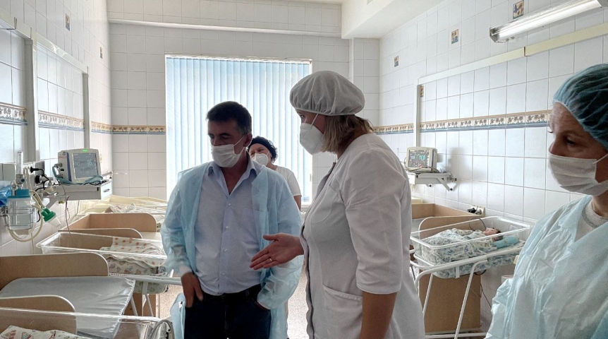Омскую педиатрию высоко оценила делегация из Санкт-Петербурга