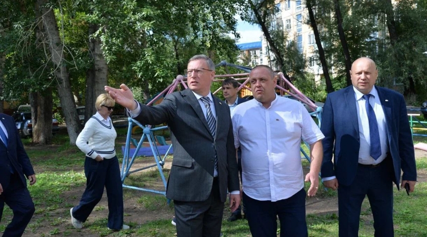 Власть Губернатору Буркову доложили о реализации нацпроектов в Центральном округе Омска
