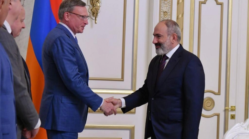 Власть Омский губернатор Бурков и премьер-министр Армении Пашинян договорились о сотрудничестве
