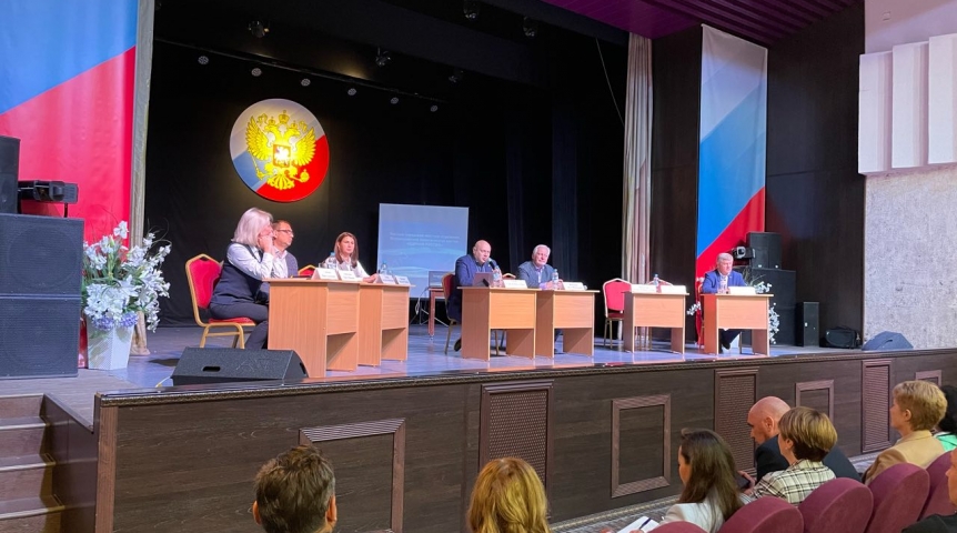 Секретарь городского отделения «ЕР» Сергей Шелест провел две встречи с омскими активистами Секретарь городского отделения «ЕР» Сергей Шелест провел две встречи с омскими активистами