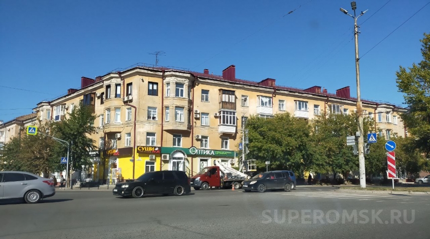 В Нефтяниках Омска перебои с электричеством: из-за нерабочего светофора началась сумятица