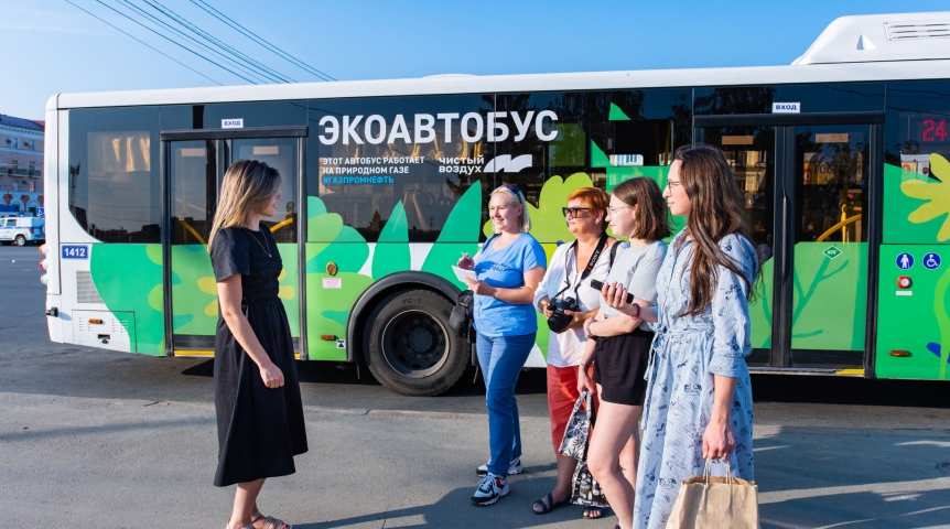 Общество Экожурналисты изучили вклад Омского НПЗ в обновление общественного транспорта