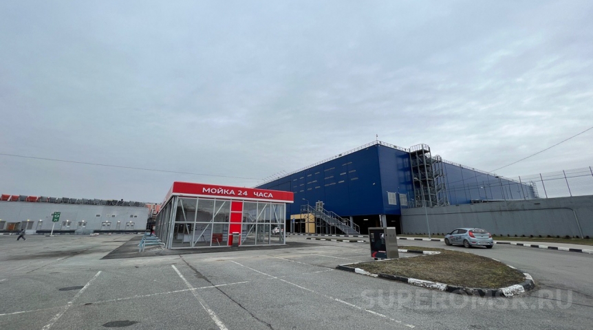 Общество После снятия вывески IKEA в Омске открыли автомойку