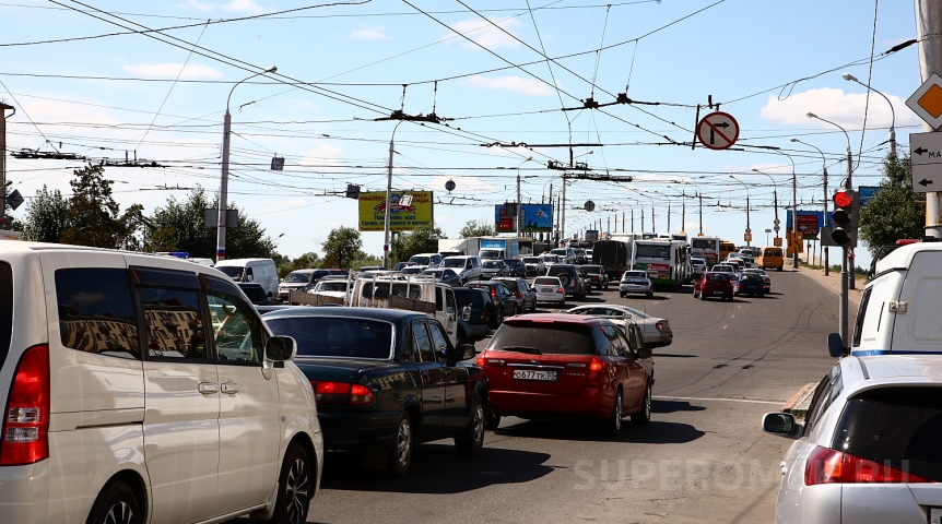 Город В центре Омска ограничили скорость движения для снижения аварийности