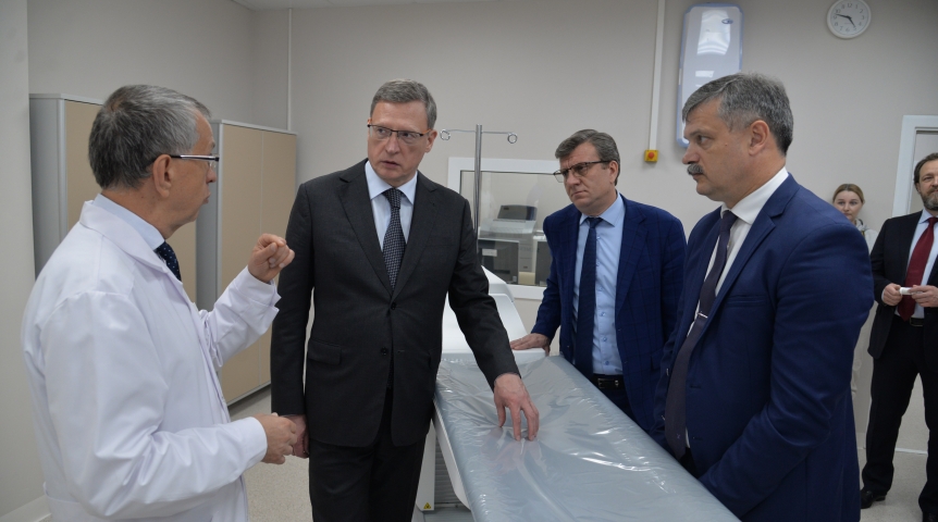 Бурков открыл в Омске центр диагностики онкологии Бурков открыл в Омске центр диагностики онкологии