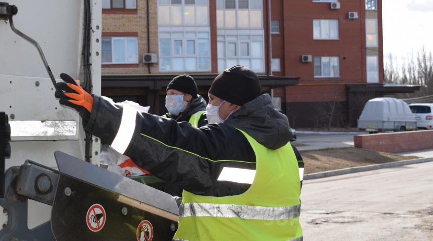 Омичи могут оплатить за мусор без комиссии в офисе регионального оператора Омичи могут оплатить за мусор без комиссии в офисе регионального оператора