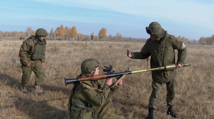 Общество В Омске мобилизованных готовят к борьбе с танками