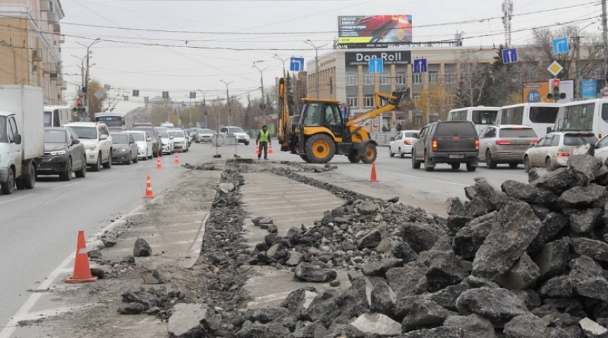 В мэрии Омска рассказали, зачем роют дорогу у Театральной площади В мэрии Омска рассказали, зачем роют дорогу у Театральной площади