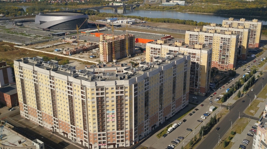 У «Арены» в Омске построили новый дом с парковкой
