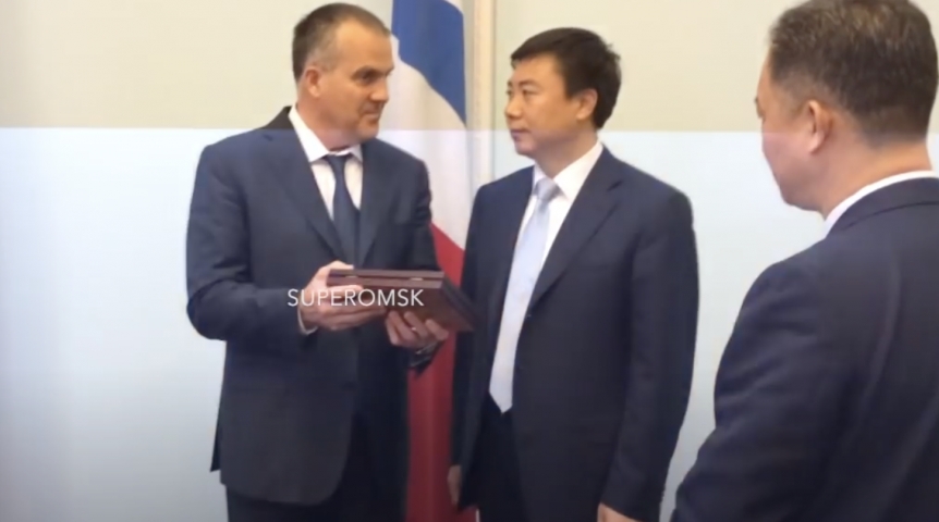 Бывший вице-губернатор Новоселов стал советником мэра Омска и требует ему не звонить Бывший вице-губернатор Новоселов стал советником мэра Омска и требует ему не звонить