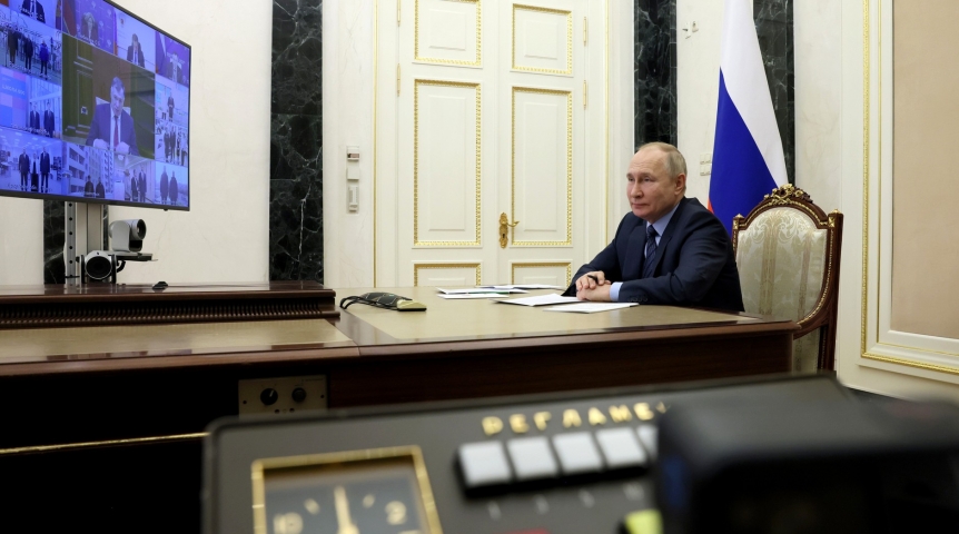 Власть Владимир Путин потребовал расселять людей из трущоб
