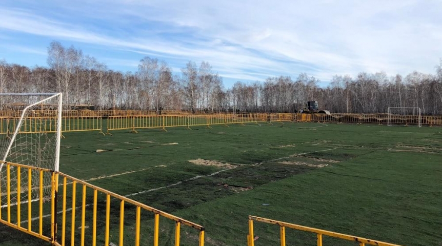 Общество В омском мобилизационном лагере появилось футбольное поле