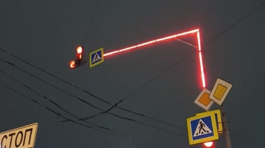 Автоновости В центре Омска установили необычный светофор