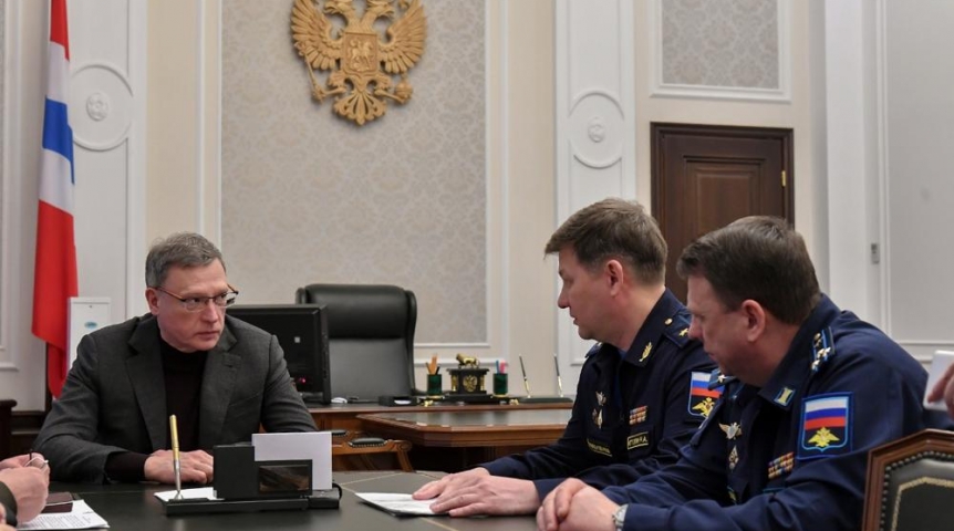 Губернатору Буркову представлен план развития военного аэродрома Омск-Северный Губернатору Буркову представлен план развития военного аэродрома Омск-Северный
