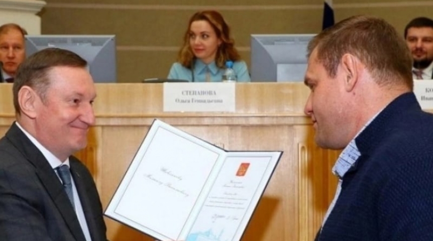 Омскому спортсмену вручили благодарственное письмо от Путина Омскому спортсмену вручили благодарственное письмо от Путина