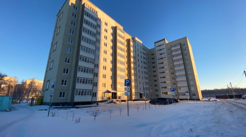 В Ленинском округе Омска построили высотку с видом на Семейный сквер