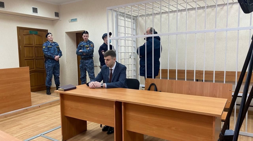 Экс-начальнику омской полиции Быкову дали 10 лет тюрьмы и штраф Экс-начальнику омской полиции Быкову дали 10 лет тюрьмы и штраф