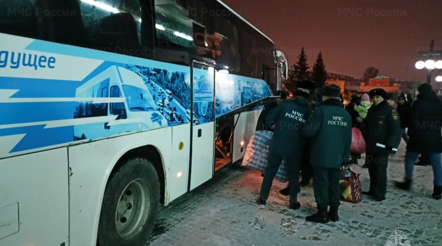 В Омск прибыла группа вынужденных переселенцев из Херсона В Омск прибыла группа вынужденных переселенцев из Херсона