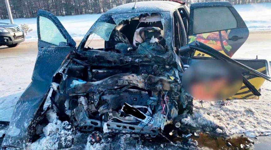 На омской трассе после жесткого столкновения вспыхнул автомобиль: двое в реанимации На омской трассе после жесткого столкновения вспыхнул автомобиль: двое в реанимации