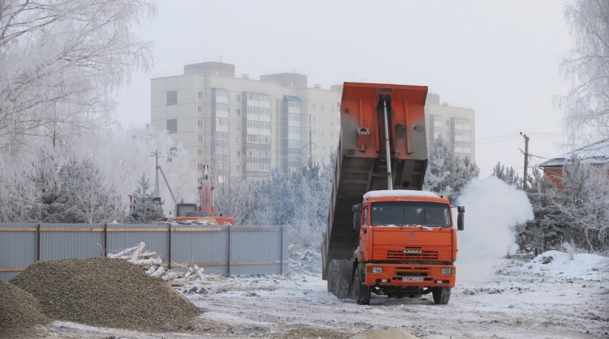 В Омске начали строительство бассейна на окраине города
