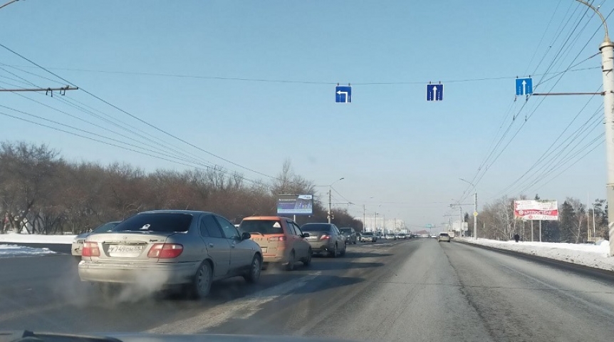 В Омске предлагают установить светофор на развязке перед Ленинградским мостом В Омске предлагают установить светофор на развязке перед Ленинградским мостом