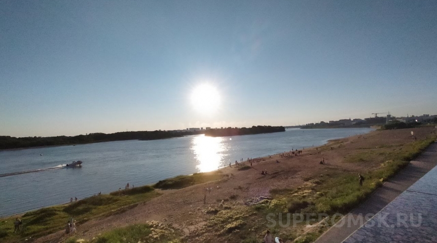 В Омске акваторию пляжей перед открытием обследуют водолазы В Омске акваторию пляжей перед открытием обследуют водолазы