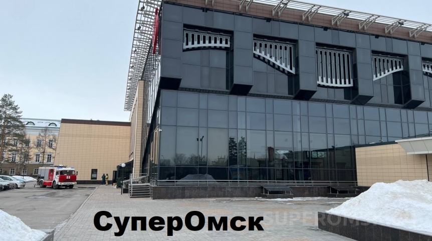 Скопление пожарных машин в центре Омска может сохраниться еще на несколько часов