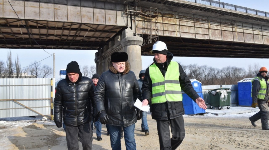 Полное закрытие Ленинградского моста в Омске решили проводить раз в неделю