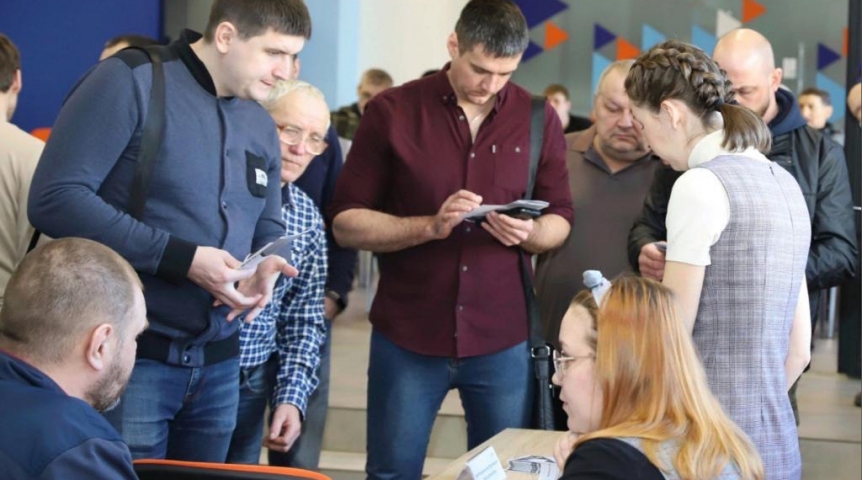 Омские оборонно-промышленные предприятия активно ищут сотрудников Омские оборонно-промышленные предприятия активно ищут сотрудников