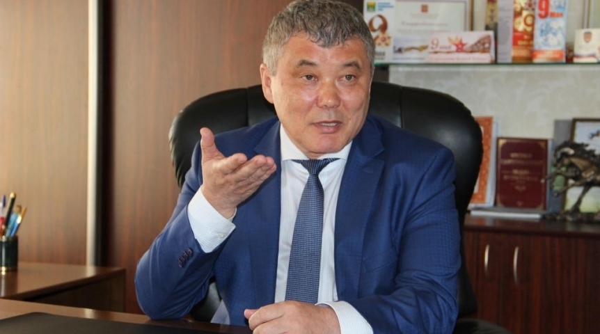 «СуперОмск» поздравляет Амангельды Мендубаева с юбилеем «СуперОмск» поздравляет Амангельды Мендубаева с юбилеем