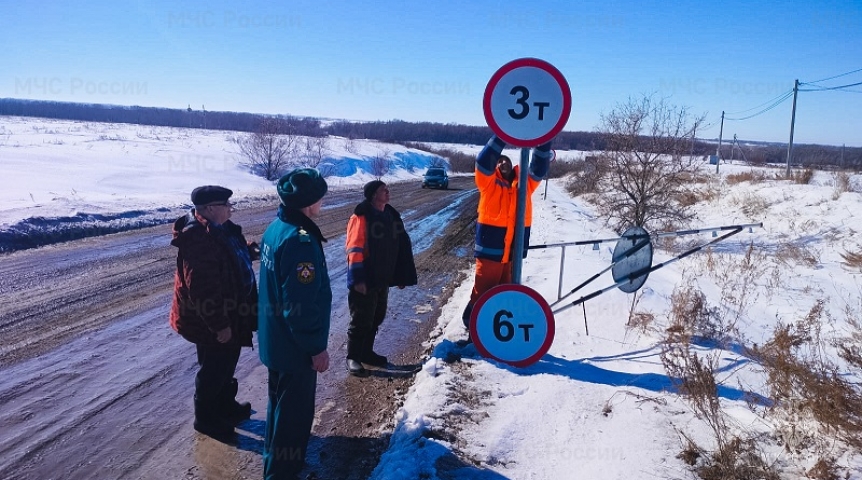 В связи с потеплением в Омской области начали снижать тоннаж на переправах В связи с потеплением в Омской области начали снижать тоннаж на переправах