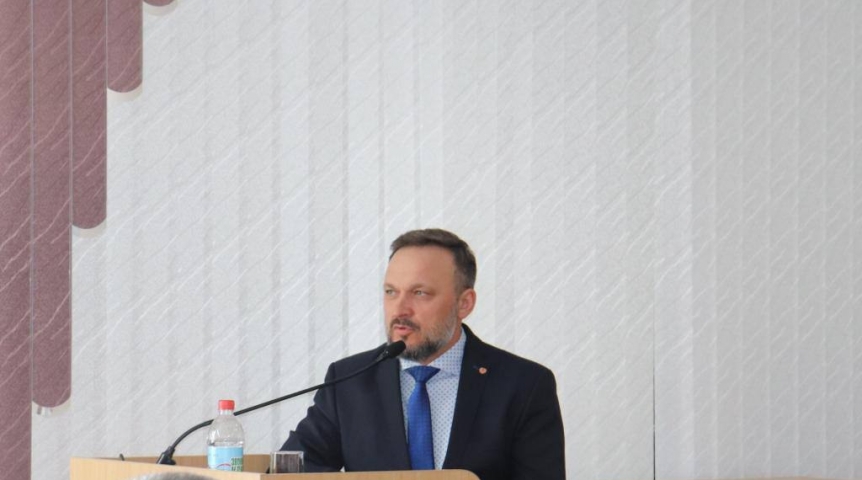 Геннадий Долматов прокомментировал переизбрание главой Омского района Геннадий Долматов прокомментировал переизбрание главой Омского района