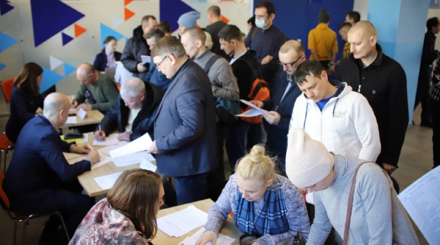 Названы специалисты, которых не хватает омским предприятиям оборонно-промышленного комплекса Названы специалисты, которых не хватает омским предприятиям оборонно-промышленного комплекса