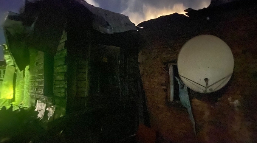 В страшном пожаре в Омске погибли двое мужчин В страшном пожаре в Омске погибли двое мужчин